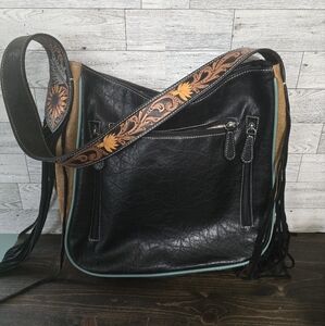 Nacona Black With Sunflowers Concealed Carry Puse